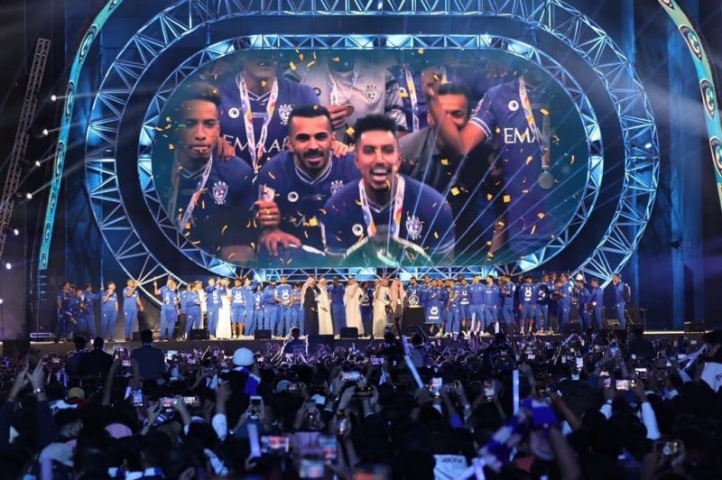 نمایش جام قهرمانی آسیا در جشن تماما آبی (عکس)