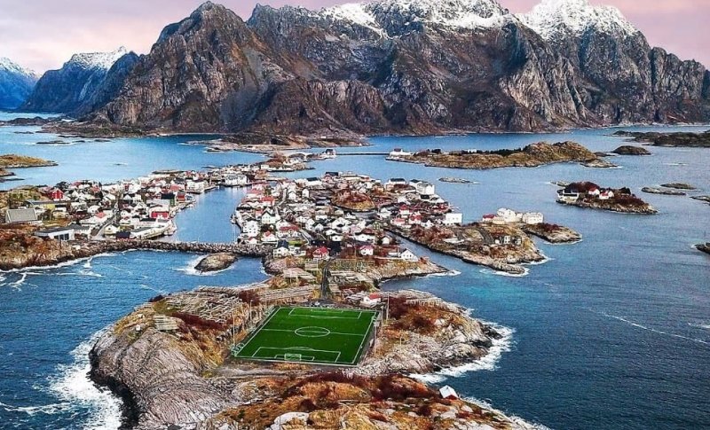 قشنگ‌ترین زمین‌های فوتبال در جهان (عکس)