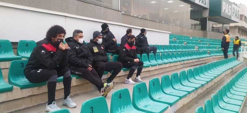 نیمکت داغ پرسپولیس برابر پیکان