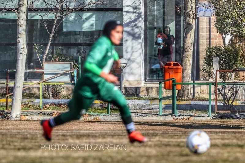 مادربزرگ ،مربی سایه تیم ملی زنان ایران  (عکس)