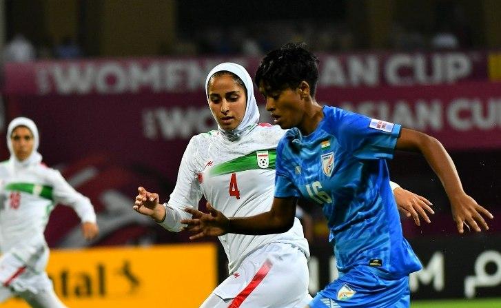 دنربی: مقابل زنان فوتبال ایران ناامید شدم