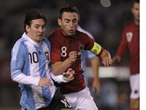 کاپیتان آلبانی: تا 3-2 روز دیگر سپاهانی می شوم