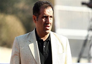 من فرزندخوانده هم نیستم چه برسد به پدرخوانده!/ خسروی: فغانی یک تنه 45 هزار نفر را کنترل کرد