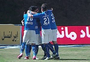 گل بهنام برزای؛ صنعت نفت آبادان-استقلال