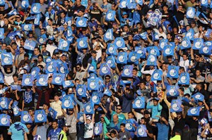 تماشاگران استقلال و العین بیش از اندازه مجاز