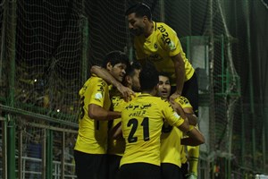 قلعهنویی بدون شماره 10 مشکل سپاهان را حل کرد