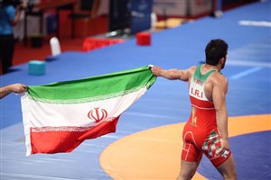 دبل طلایی کشتی فرنگی با شاهکار نوری