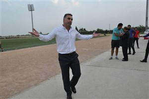 فکری برای دومین بار تهدید به کنارهگیری کرد