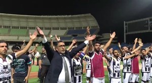 شادی ایسلندی تیم قشقایی بعد از صدرنشینی در لیگ یک