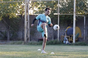 ستاره شهرخودرو یک ماه دور از میدان