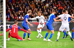 فرانسه 2-2 ایسلند؛ فرار قهرمان از شکست