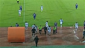 توقف بازی استقلال خوزستان - استقلال به دلیل بارش شدید باران
