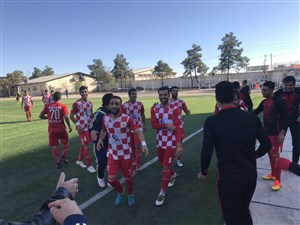 لیگیک/ نتیجه عکس زمین و تماشاچی در شیراز!