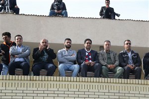 مدیرعصبانی با بازیکنان دست داد و رفت !
