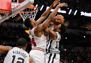 لیگ NBA؛ پیروزی راکتس با شاهکار هاردن