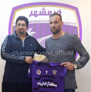 بنگر: لباسمان را پاره نکنید، نداریم!