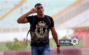 دخسوس: مهاجری بخواهد گل می زنم!
