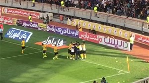 پرتاب نارنجک هنگام ضربه پنالتی کی روش به فولاد