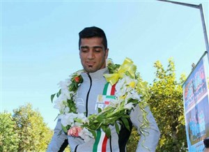 درگذشت قهرمان کشتی ساحلی بر اثر سانحه رانندگی