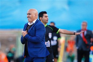 منصوریان: می توانستیم پرسپولیس را گیر بیاندازیم