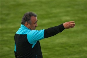 دست نشان: باید بازی ما به تعویق میافتاد