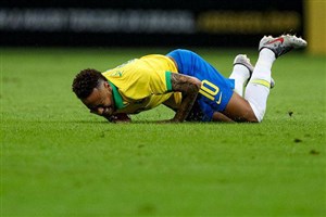 معاینه نیمار توسط تیم پزشکی PSG
