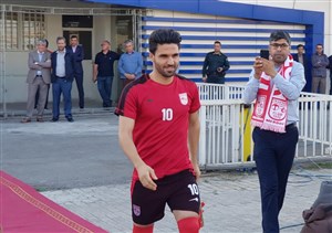 امیدوارم عادل فردوسی پور و برنامه نود دوباره برگردد