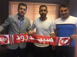 بازیکن سابق استقلال به سپیدرود رشت ملحق شد