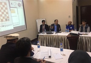 تدریس پهلوان زاده برای داوران شطرنج افغانستانی
