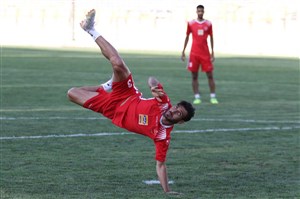 شجاع خلیل زاده دربی را از دست داد