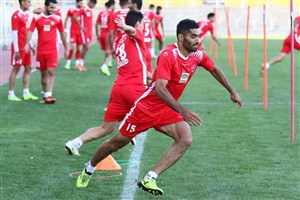 انصاری: فکر نمی کردیم استقلال سه دفاعه بازی کند