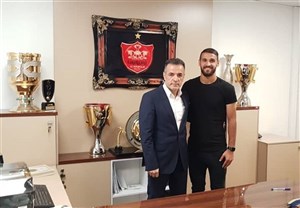 رسمی؛ نوراللهی با پرسپولیس تمدید کرد