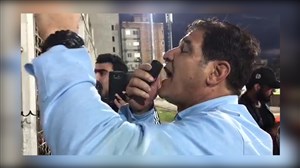 گریه شدید رضا مهاجری پس از تشویق توسط هواداران نساجی