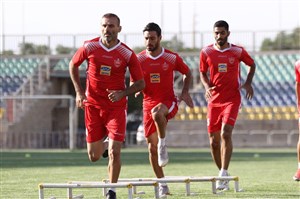 خط دفاع پرسپولیس شلوغ تر از جاده تهران