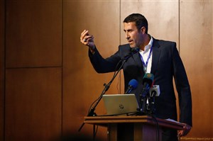محمودی: داورزنی باید پاسخگوی مطالبات باشد