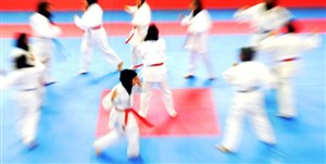 کاراته کاهای بانوان دانشگاه آزاد در صدر