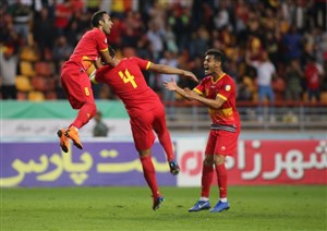 کاپیتان فولاد گلزنترین مدافع لیگ نوزدهم (عکس)