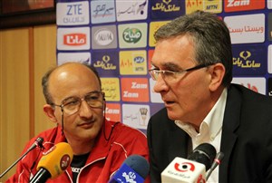 چلنگر: نیکبخت به برانکو گفت زانویم درد میکند