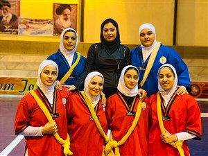 Image result for ‫کشتی‌گیران دختر ایران روی سکوی قهرمانی جهان عکس‬‎