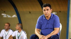 قلعهنویی: از بعضی بازیکنان گله دارم