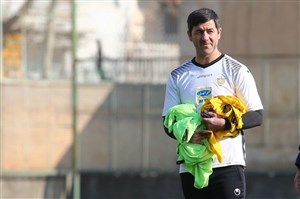 مخالفت پرسپولیس با جدایی کریم باقری