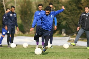 استقلالیها همچنان دور از چمن طبیعی