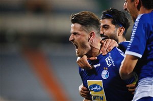 وریا غفوری نامزد برترین دفاع راست سال 98