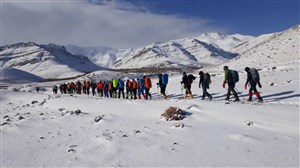 کوهنوردان ارتش به قله برف انبار استان قم صعود کردند