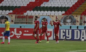 دبل حاج صفی با شوت تماشایی مقابل صنعت نفت