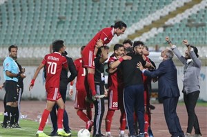 خط حمله تراکتور: یالله گل بزن!