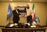 روزبه چشمی بدون گفت و گو با خبرنگاران هتل را ترک کرد