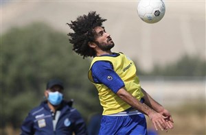 عذرخواهی بابک مرادی از کادرفنی و بازیکنان استقلال