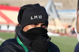 منصوریان: زنوزی استقلال و پرسپولیس را سلاخی میکند