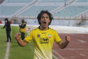 نورافکن بهترین بازیکن نبرد سپاهان-مس(عکس)
